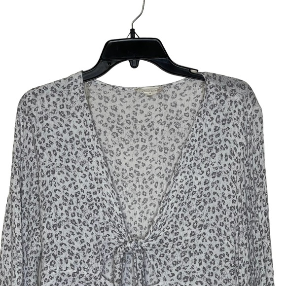 Altar'd State Tunic Top Size Medium Gray Cream Pattern Front Tie Lined Womens - Picture 2 of 9